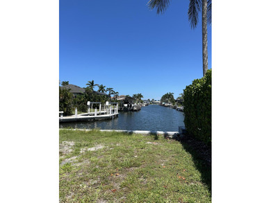 Beach Lot Sale Pending in Marco Island, Florida
