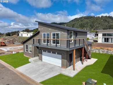 Beach Home For Sale in Gold Beach, Oregon