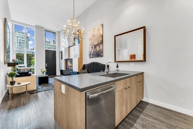 Beach Condo For Sale in Vancouver, 