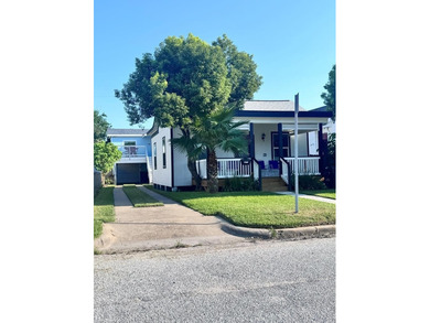 Beach Townhome/Townhouse For Sale in Galveston, Texas