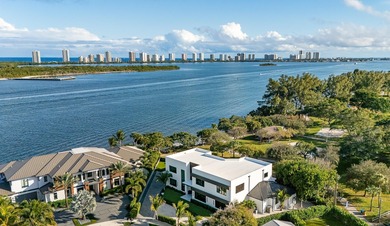 Beach Home For Sale in North Palm Beach, Florida