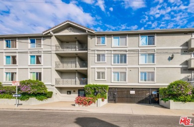 Beach Condo Sale Pending in Santa Monica, California