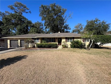 Beach Home For Sale in Saint Simons, Georgia