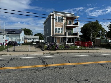 Beach Home For Sale in Portsmouth, Rhode Island