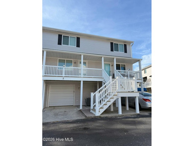 Beach Townhome/Townhouse Active Under Contract in Beaufort, North Carolina