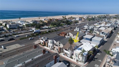 Beach Townhome/Townhouse For Sale in Newport Beach, California