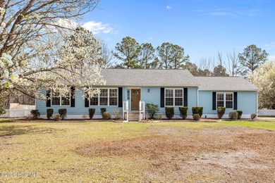 Beach Home For Sale in Newport, North Carolina