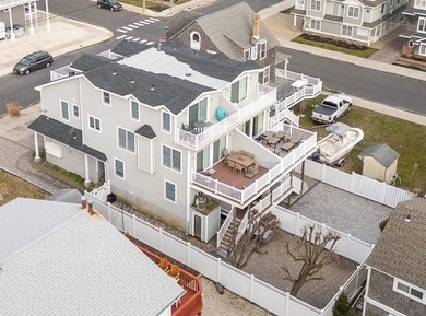 Beach Townhome/Townhouse For Sale in Sea Isle City, New Jersey