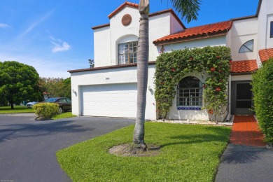 Beach Townhome/Townhouse For Sale in Wellington, Florida
