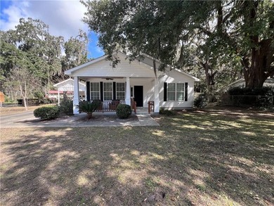 Beach Home For Sale in Brunswick, Georgia