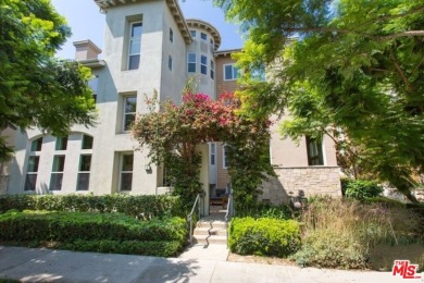 Beach Townhome/Townhouse For Sale in Playa Vista, California