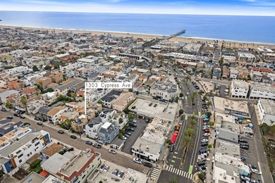 Beach Townhome/Townhouse For Sale in Hermosa Beach, California