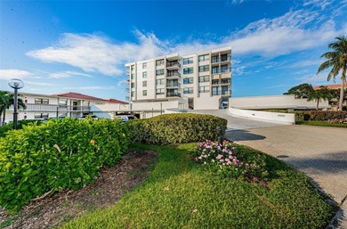 Beach Condo For Sale in St. Petersburg, Florida
