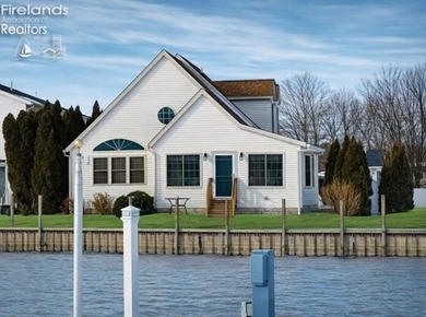 Beach Home For Sale in Port Clinton, Ohio