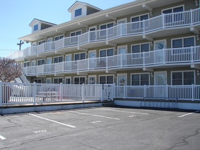 Beach Condo For Sale in North Wildwood, New Jersey