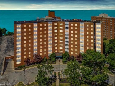 Beach Condo For Sale in Lakewood, Ohio