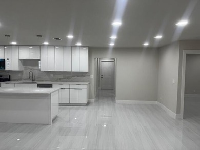 Beach Home For Sale in Palm Beach Gardens, Florida