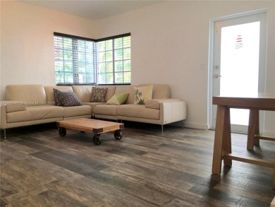 Beach Condo For Sale in Miami Beach, Florida