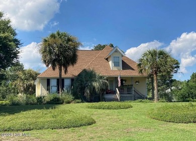 Beach Home For Sale in Emerald Isle, North Carolina