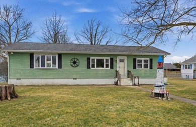 Beach Home For Sale in Del Haven, New Jersey