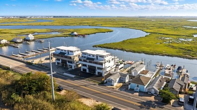 Beach Townhome/Townhouse For Sale in Stone Harbor, New Jersey