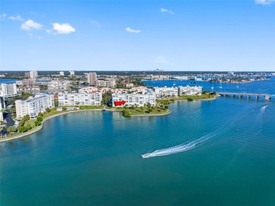 Beach Condo For Sale in South Pasadena, Florida