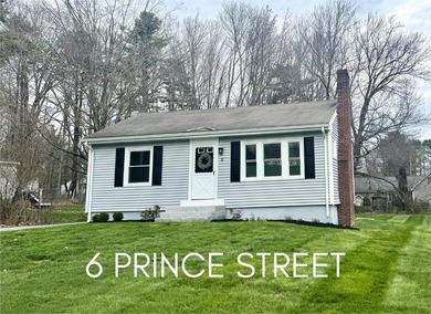 Beach Home For Sale in Cumberland, Maine