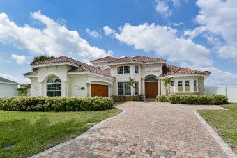 Florida Beach House Vacation Rentals | BeachHouse.com