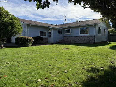 Beach Home For Sale in Brookings, Oregon