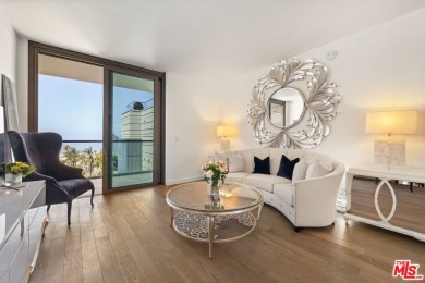 Beach Condo For Sale in Santa Monica, California