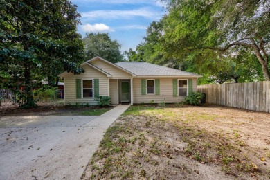 Beach Home For Sale in Niceville, Florida