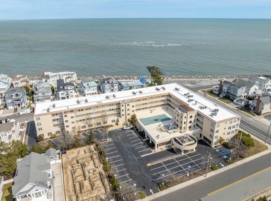 Beach Condo For Sale in Avalon, New Jersey