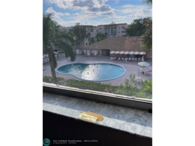 Beach Condo For Sale in Lauderdale Lakes, Florida