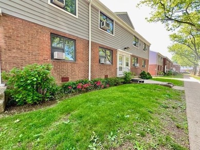 Beach Home Sale Pending in Bayside, New York