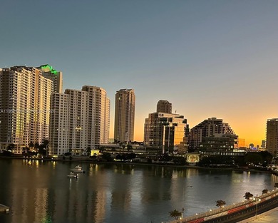 Beach Condo For Sale in Miami, Florida