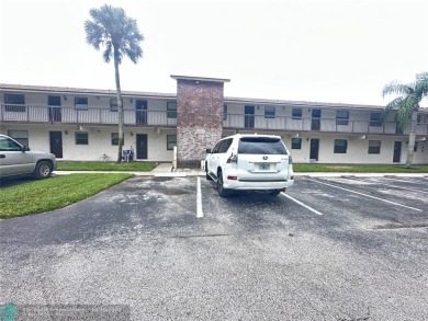 Beach Condo For Sale in Tamarac, Florida