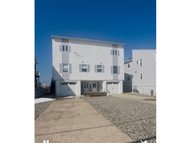 Beach Townhome/Townhouse For Sale in Sea Isle City, New Jersey