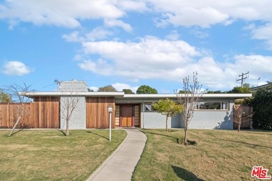 Beach Home Active Under Contract in Newport Beach, California