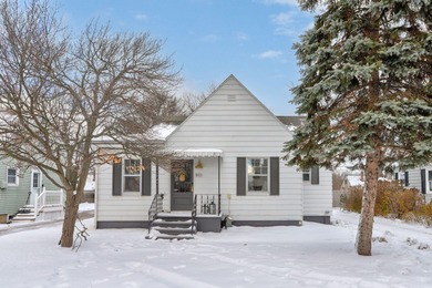 Beach Home For Sale in Saint Joseph, Michigan