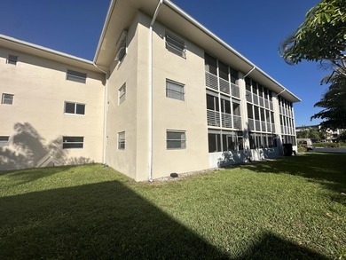 Beach Condo For Sale in Lake Worth, Florida