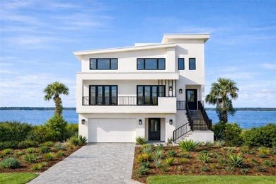 Beach Home For Sale in St. Petersburg, Florida