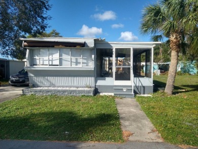 Beach Home For Sale in Sarasota, Florida