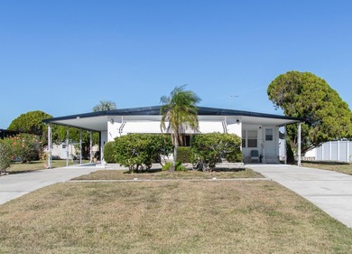 Beach Home For Sale in Palm Harbor, Florida