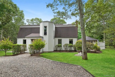 Beach Home For Sale in Wainscott, New York