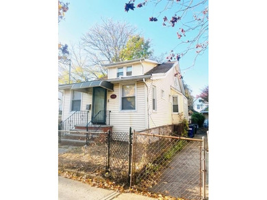 Beach Home For Sale in Jamaica, New York