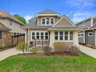 Beach Home For Sale in Shorewood, Wisconsin