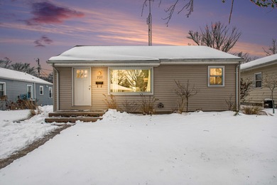 Beach Home For Sale in Saint Joseph, Michigan