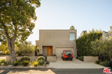 Beach Home For Sale in Venice, California