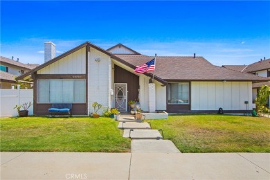Beach Townhome/Townhouse Sale Pending in Huntington Beach, California