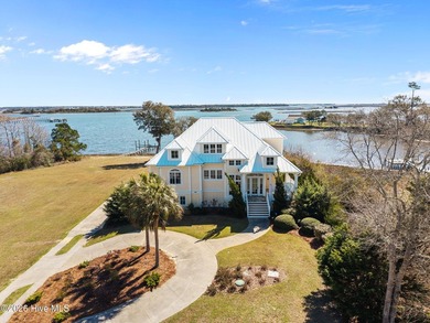 Beach Home For Sale in Swansboro, North Carolina